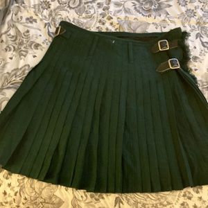 Green kilt, men’s 38 regular, length is 23”